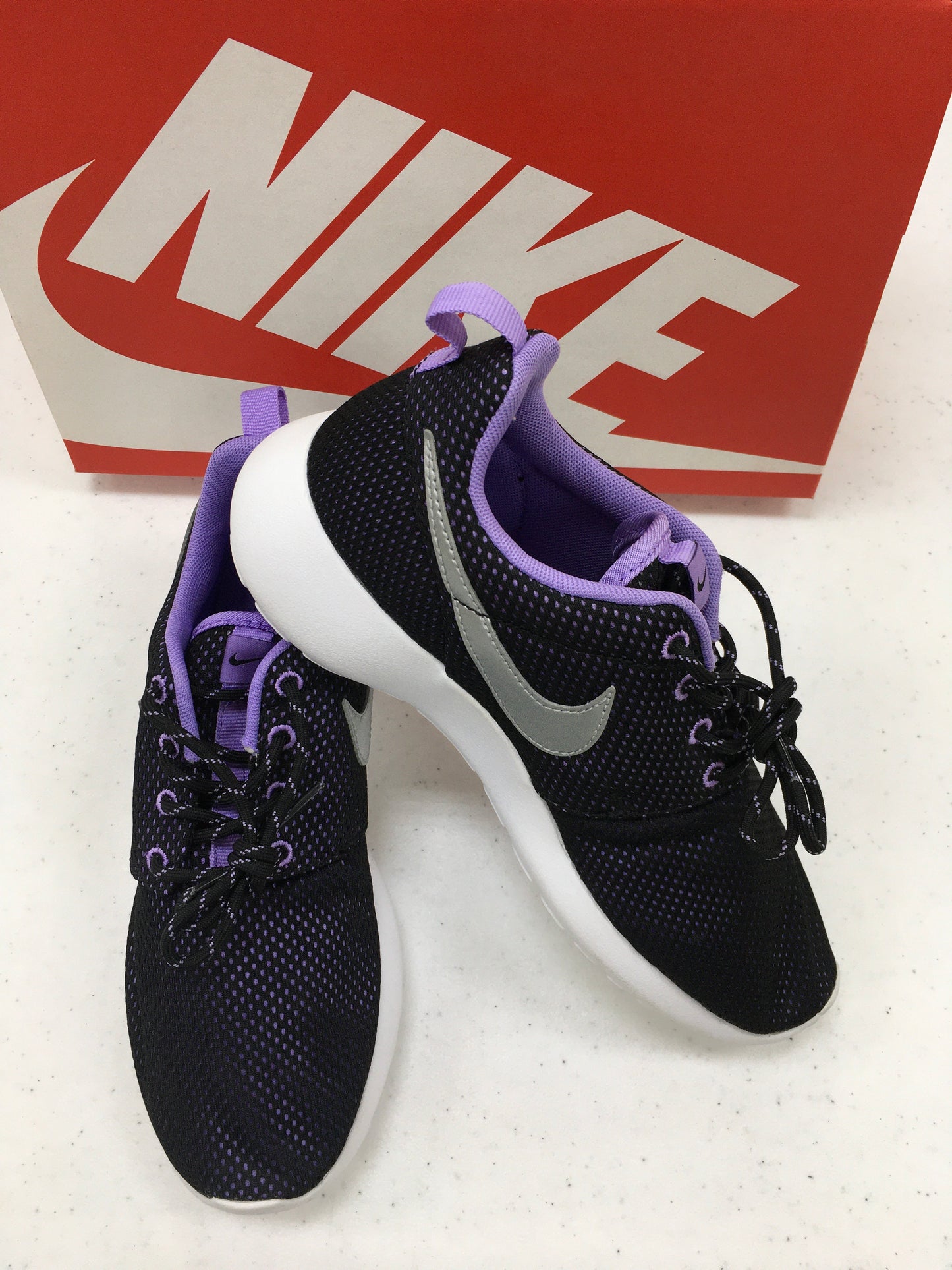 NIKE ROSHERUN 599729 003 GRADE SCHOOL